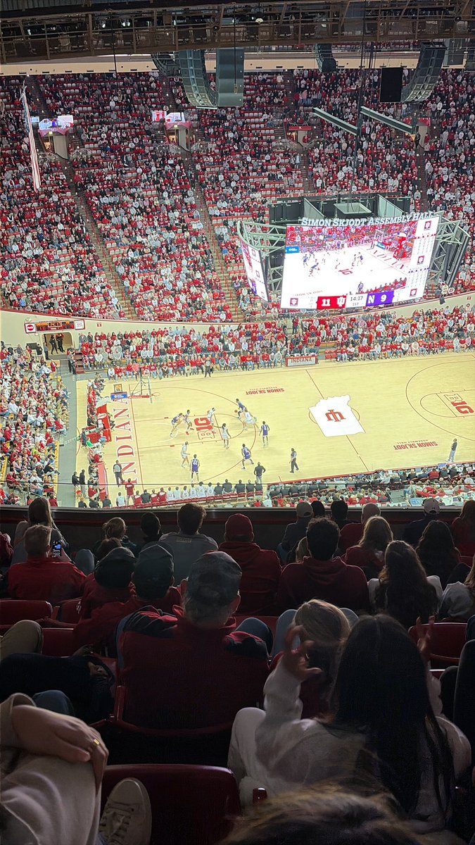 ByronBallsWin's tweet photo. Pam Witten banishing the BV to the balcony but she gifted me a free ticket #freeticket #illtakeit #IUBB #thankspam https://t.co/O14ghvS6ZR