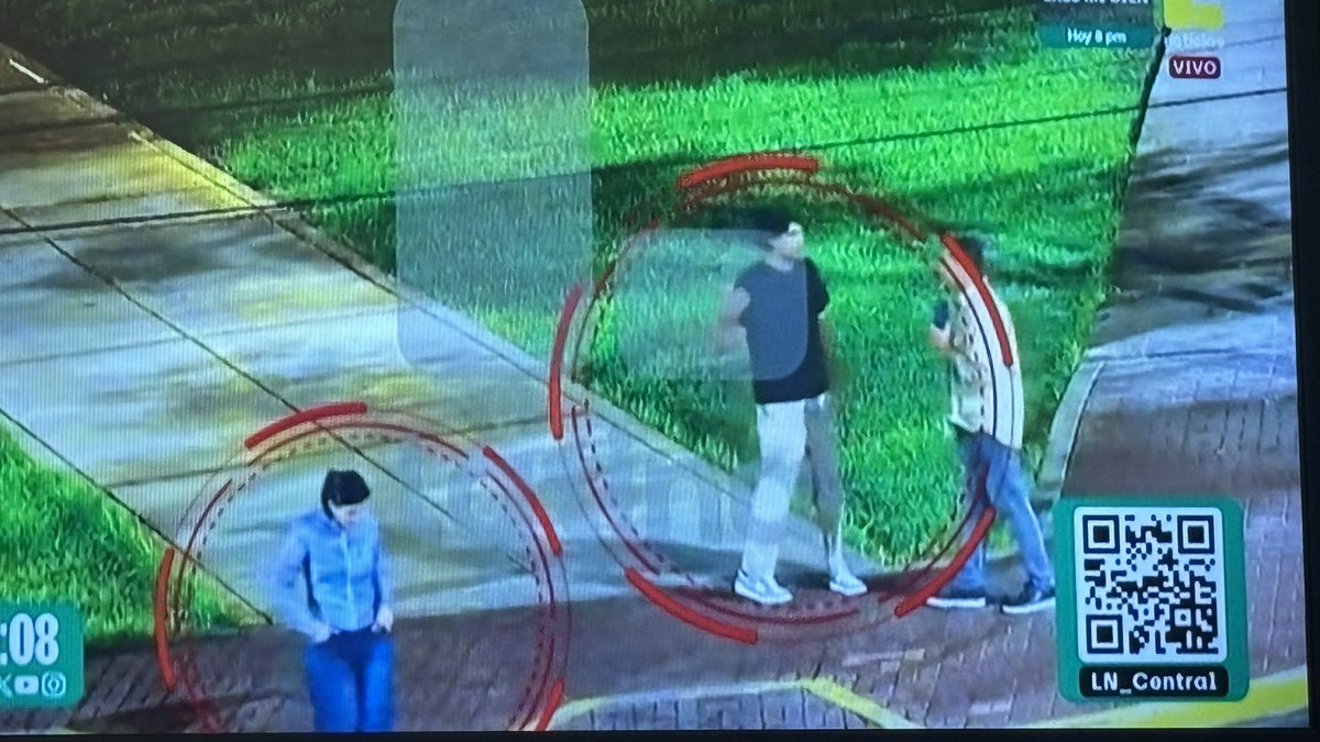fabril72's tweet photo. @Latina_Noticias muestra las imágenes de Adrián Villar, su padre Rubén Villar y Marisel Linares en el parque en San Isidro a pocas horas de ocurrido el accidente donde murió Lizeth Marsano. Todos los detalles con @DeltaMdelta https://t.co/iaCFn8Niqh