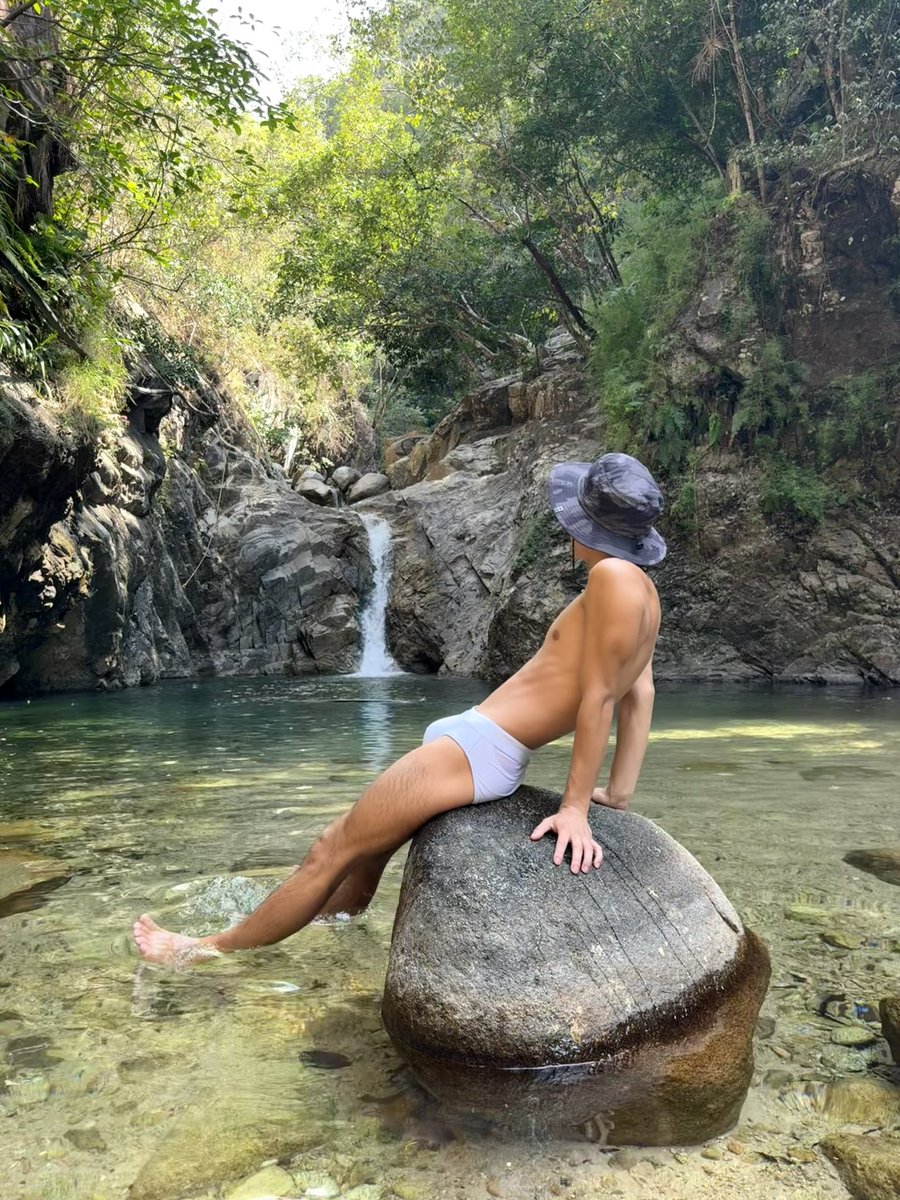 Roxander tweet media