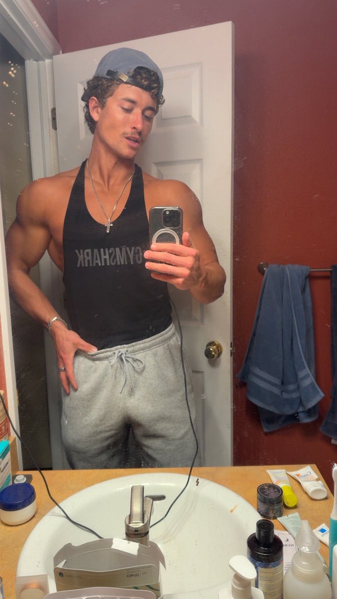 Jacked Chris tweet media