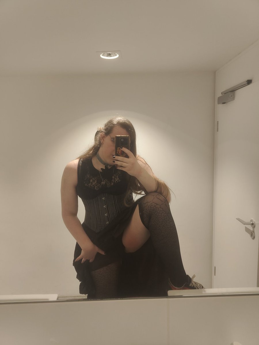 CountessTracula🏳️‍⚧️ tweet media