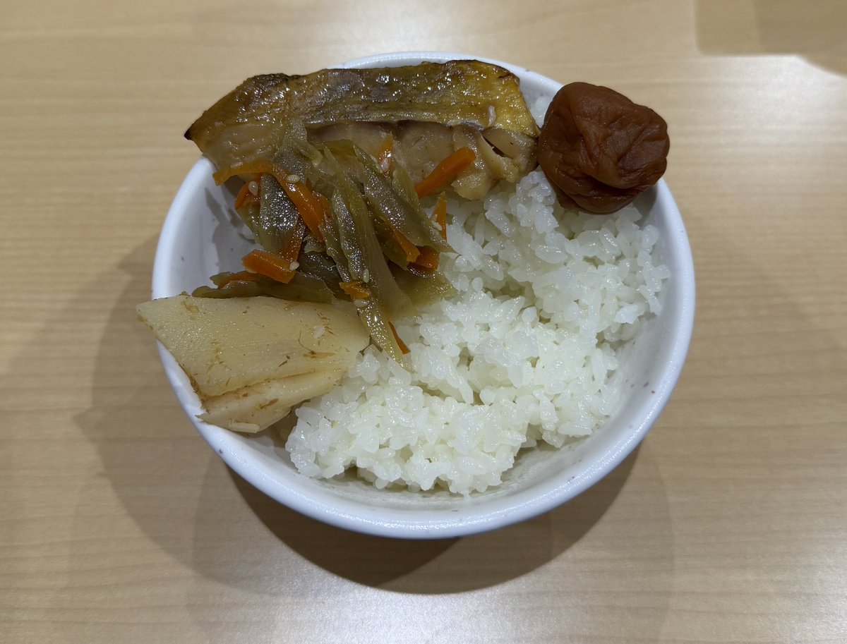 annin333333's tweet photo. 名前をつけてください
#丼名コンテスト https://t.co/oH3bIA1s9w