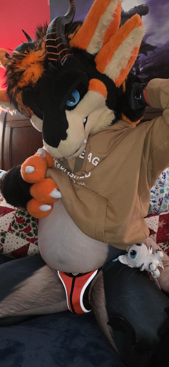 Lusty Dusty tweet media