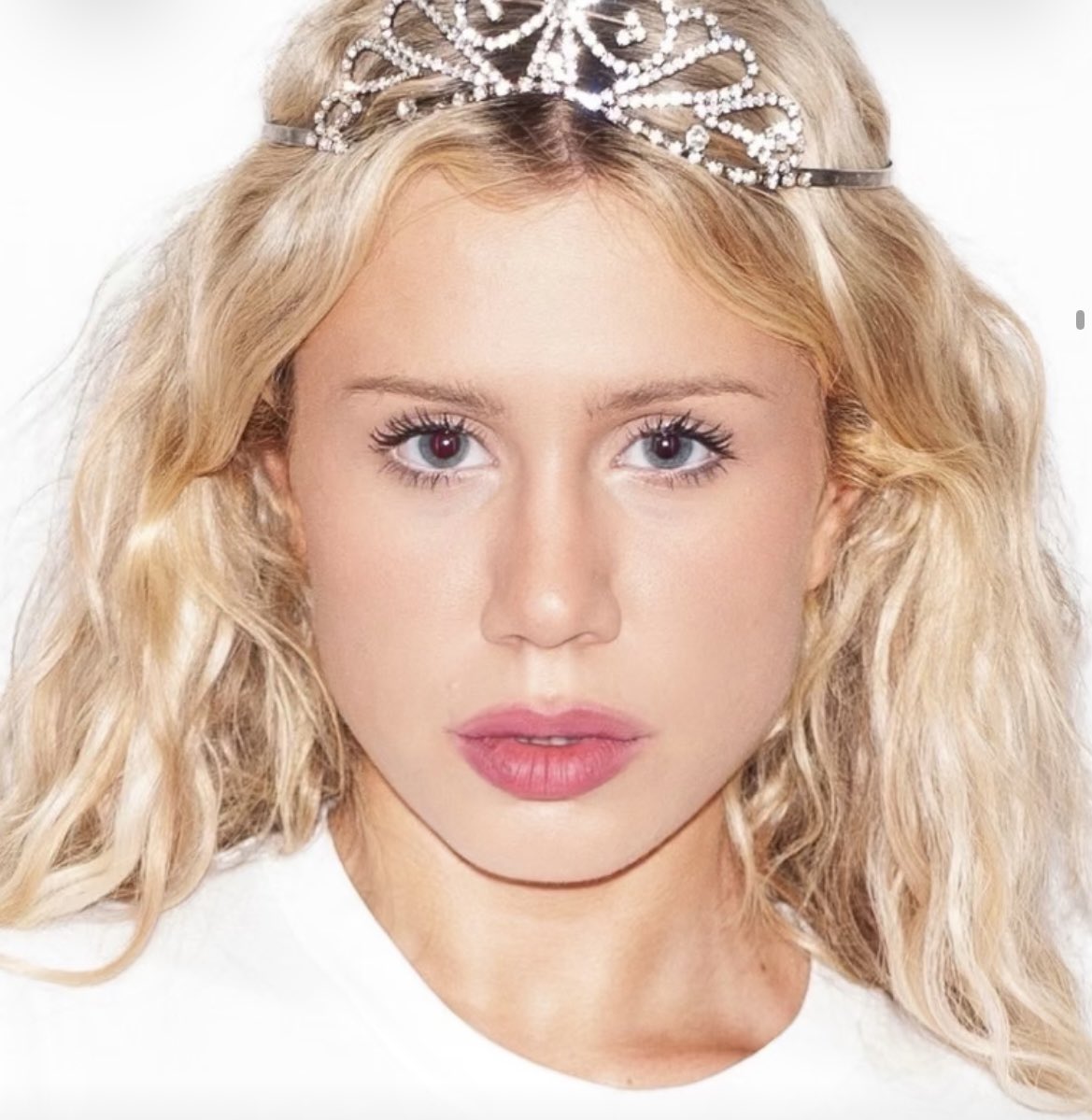 Pop Crave tweet media