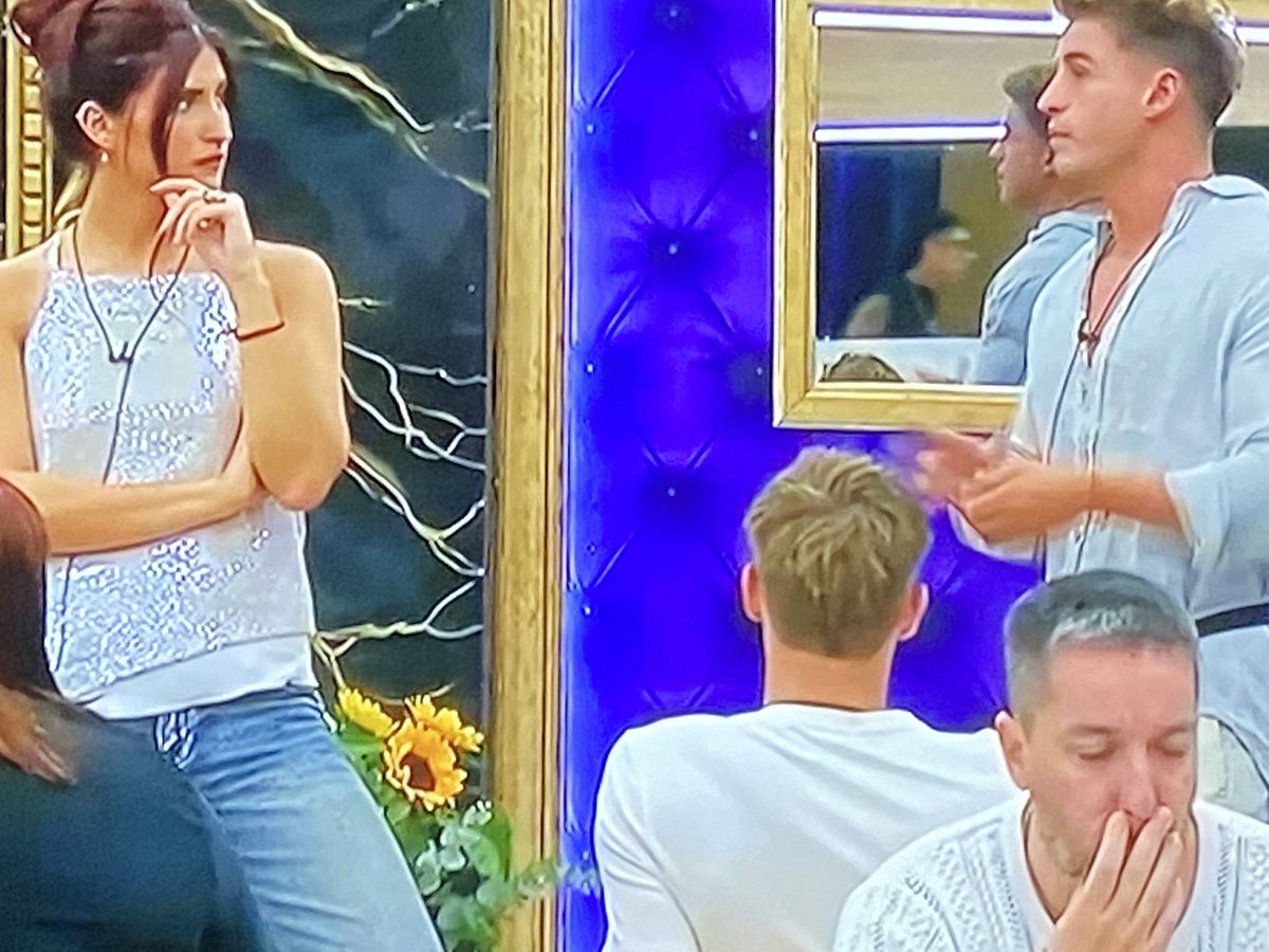"Me parece nefasto lo que hiciste y espero que la gente se encargue de vos" 

TITI REINA MADRE
#GranHermano