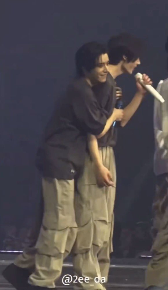 ดูไอม๋ามานกอดคนสวย😭😭😭