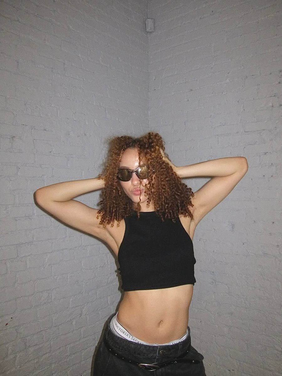 eclipsetgrls's tweet photo. Espero que ya todos hayan visto #в𝕚ᥲn𝕔ᥲʼ𝓼ː𖧷ུթer𝑓o𝕣m porque realmente es una joyita de parte de muestra chiquita hermosa. #𝙻𝕩𝕩𝙺で𝟐u𖥨᩠ׄ𖠇𝚖թ𝟺 ya es mi favorita gracias a este video.

k𝕚𝑙𝑙𝐢n' 𝕞e ɢoo𝐝 ෧ ᴘar𝕚s https://t.co/BVNMD6hi6F