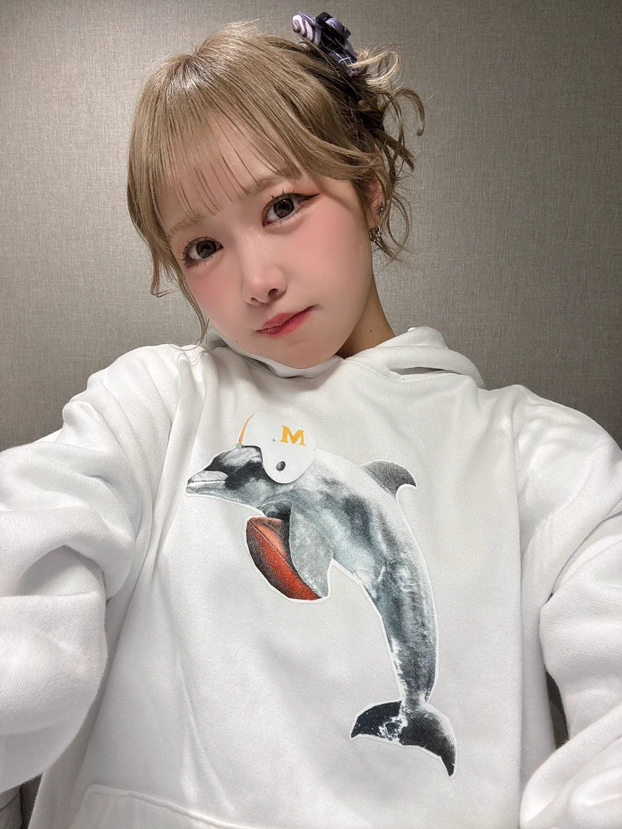FRUITSZIPPER OSHI API Zip-up hoodie 仲川瑠夏 HB9rvO8aMAEmUmi?format=webp&