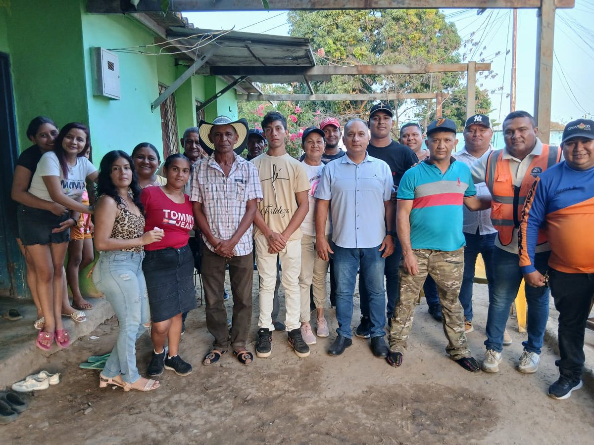 #24FEB2026| Sec. de organización   Cem-SanFdo <a href="/MoisesArana_73/">Angel Moisés Arana Tirado</a>, Sec.femenina Ces-Apure <a href="/AmarilisNuez9/">Amarilis Nuñez</a> 
 <a href="/ADemocratica/">Acción Democrática</a> Resistencia Reunidos con los secretarios de organización en el sector Villa del Sol, municipio San Fernando.  
! Organizando y avanzando !🇻🇪
<a href="/DANIELTIRAD965/">DANIEL TIRADO</a>