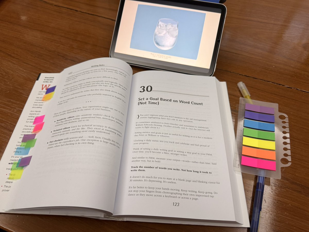 ให้เวลาตัวเองเรียนรู้สิ่งใหม่ 60 นาทีต่อวัน 365 วันต่อจากนี้คุณจะเปลี่ยนไปแบบที่จำตัวเองไม่ได้เลย
.
60 นาที ไม่เยอะนะครับ ดูซีรีส์ยาวตอนหนึ่ง ก็เกือบครบแล้ว หรือบางคนไถ ตต. เป็นชั่วโมงยังทำได้ง่ายๆ เลย
.
สำหรับผมการอ่านถือเป็นสิ่งที่นำมาปรับใช้กับงานของตัวเองเยอะมาก