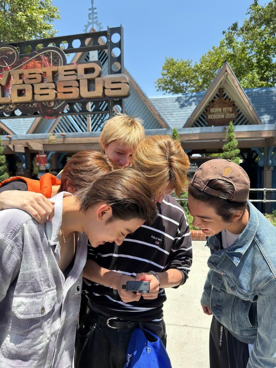 huecortis's tweet image. the cortis six flags vlog is so dear to me