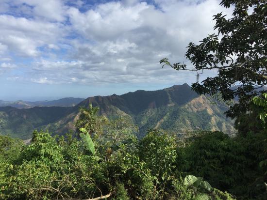 👉 Aquí Radio Rebelde... desde lo más profundo de la Sierra Maestra nació un dia como hoy la emisora que fue testigo de las más grandes batallas de liberación de nuestra Revolución Cubana. Hoy la comandancia de la plata es un lugar insigne que todo cubano debe conocer.