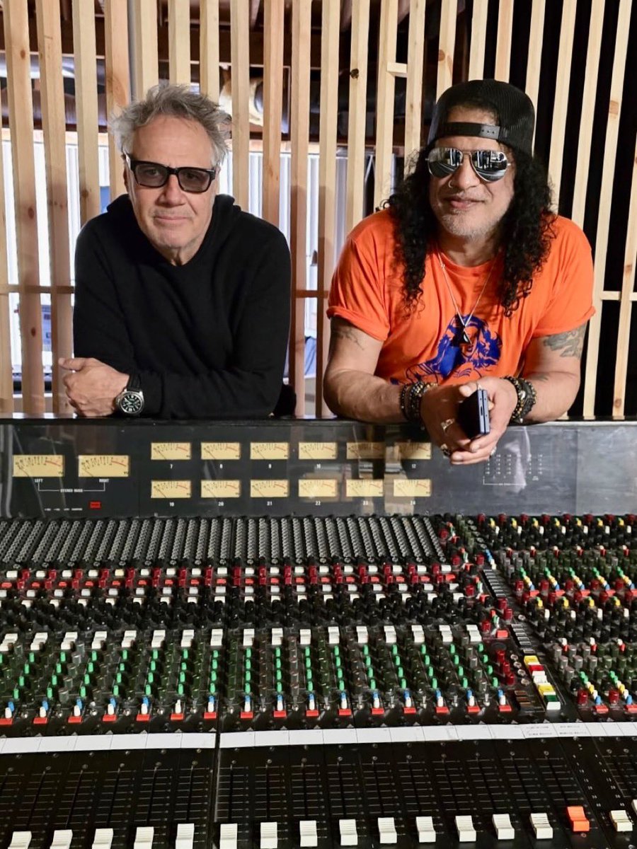 All About Slash tweet media