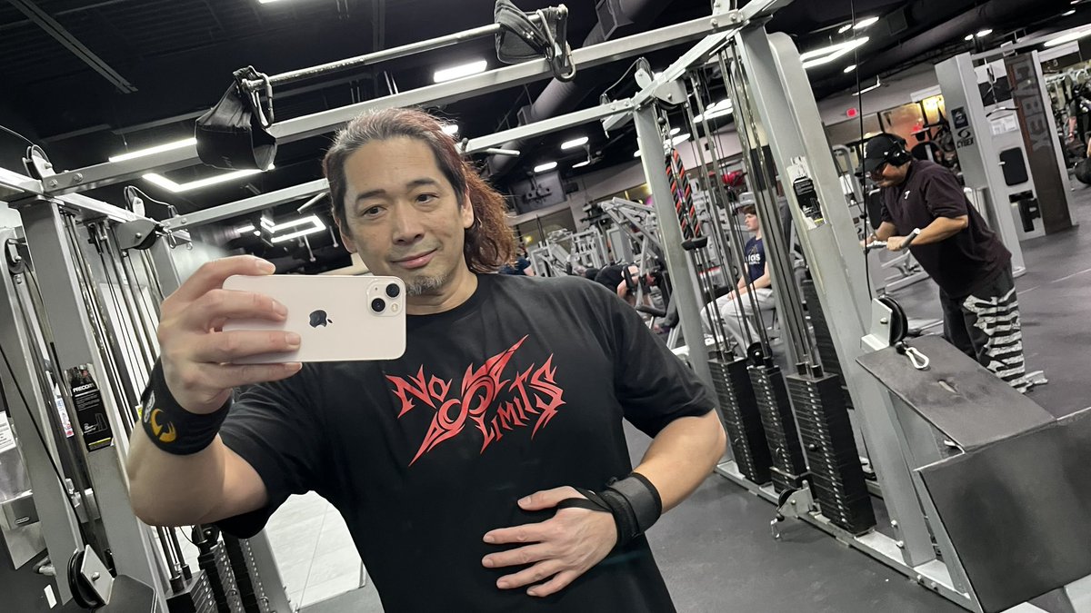 クロスタイプシャツ！良いね😍 ベンチに根が生えたように支点がブレ