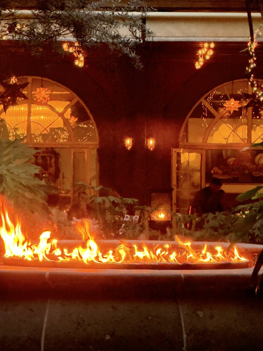 EconstratPB tweet media