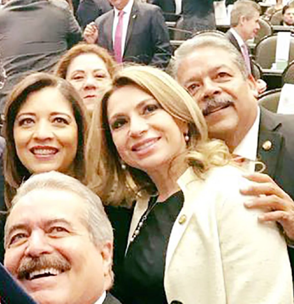 Estimado amigo <a href="/tereso_medina/">Tereso Medina</a>, te felicito por tu toma de protesta como Secretario General de la <a href="/CTM_MX/">CTM Nacional</a>. 

Como compañeros que fuimos en el Senado y en la Cámara de Diputados, sé de tu compromiso con el bienestar de las y los trabajadores de México. 

Estoy segura que esta nueva