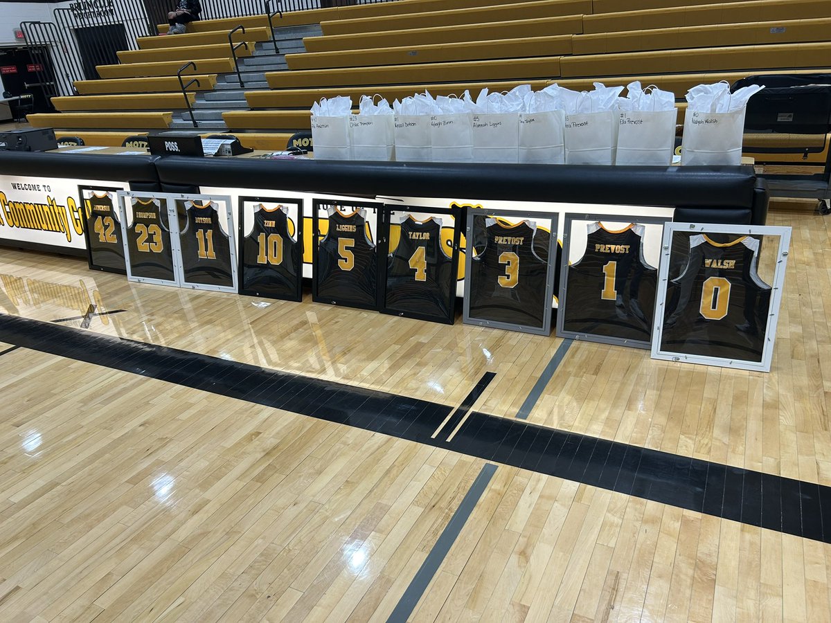 Coach Dave Smith tweet media