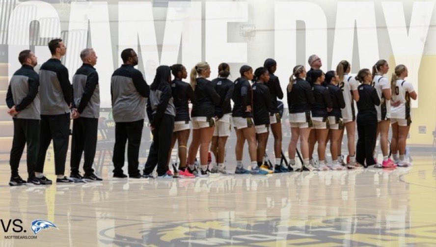 Coach Dave Smith tweet media