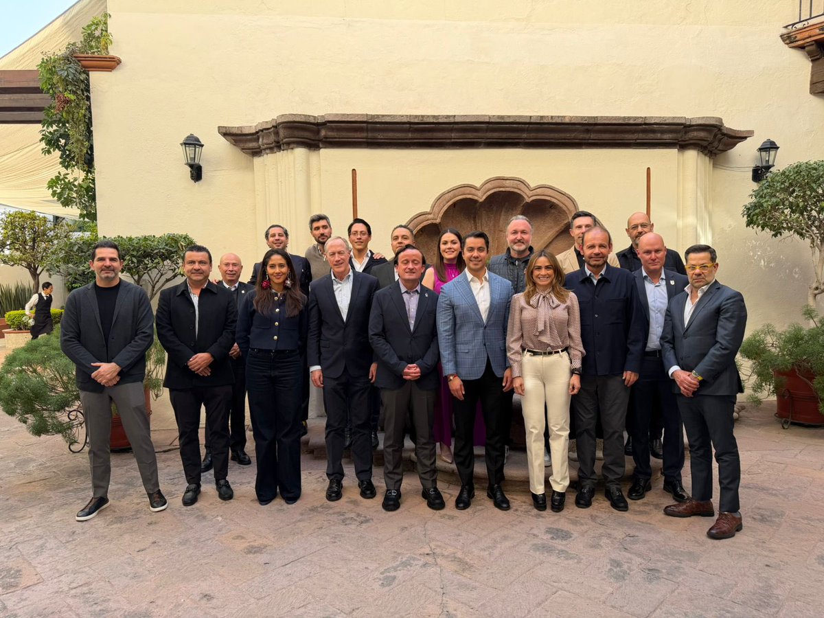 Con un gran equipo formado por Gallos Blancos, la FMF, Liga Mx y los 3 niveles de gobierno estamos más que listos para recibir a nuestra Selección Mexicana mañana en el Estadio Corregidora.

¡Gracias a todos por su apoyo y que sea un gran día para el Tri! 🇲🇽⚽️