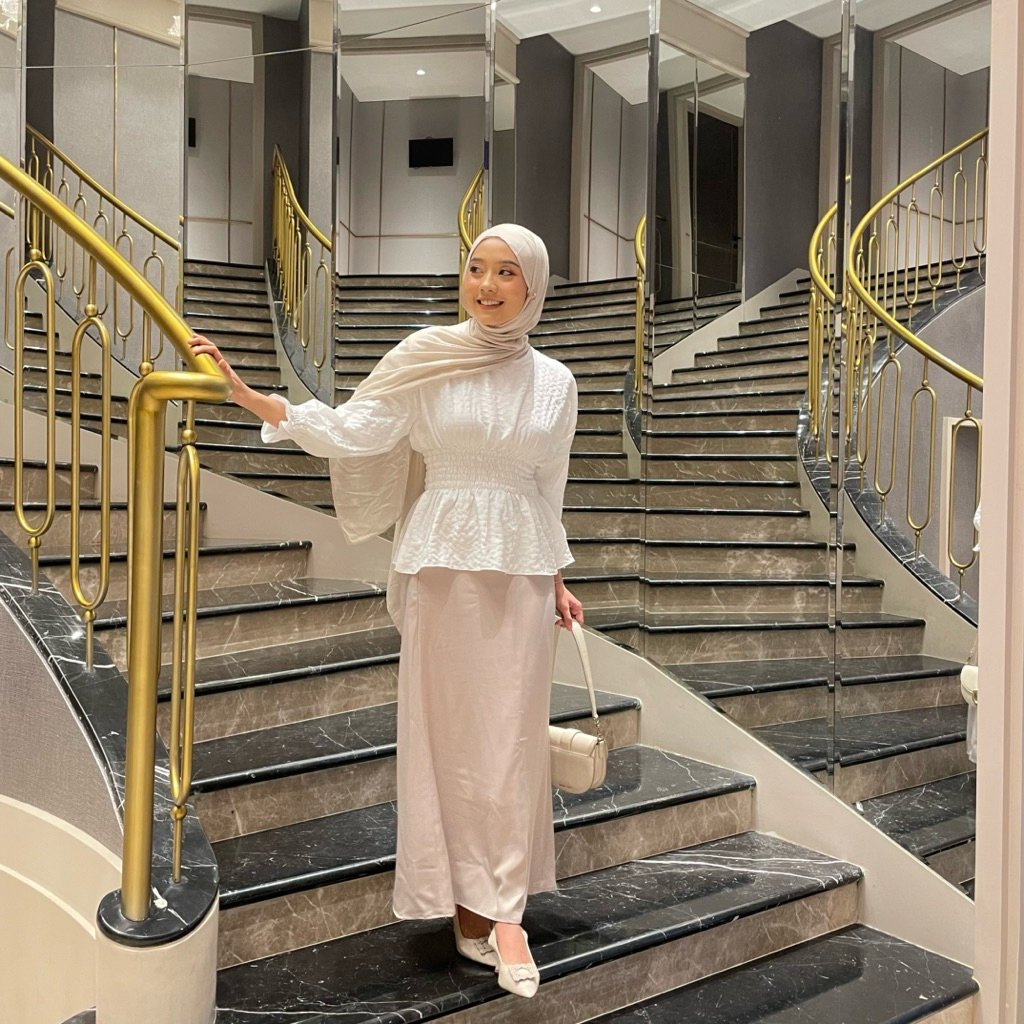 Kartikadwiiii's tweet photo. ✨Rekomendasi Blouse Raya✨

A Thread 🛒 https://t.co/hz2KMzzKsG