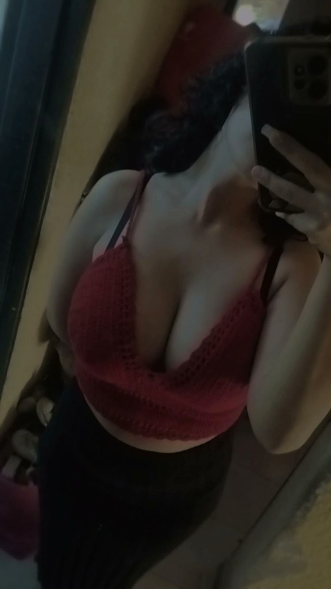 Kariitelee's tweet photo. @iamvalentina2_ Para más fotitos manden mensajito, tenemos ofertas 😘 https://t.co/exUYOdiFsq https://t.co/aREypEs5VN