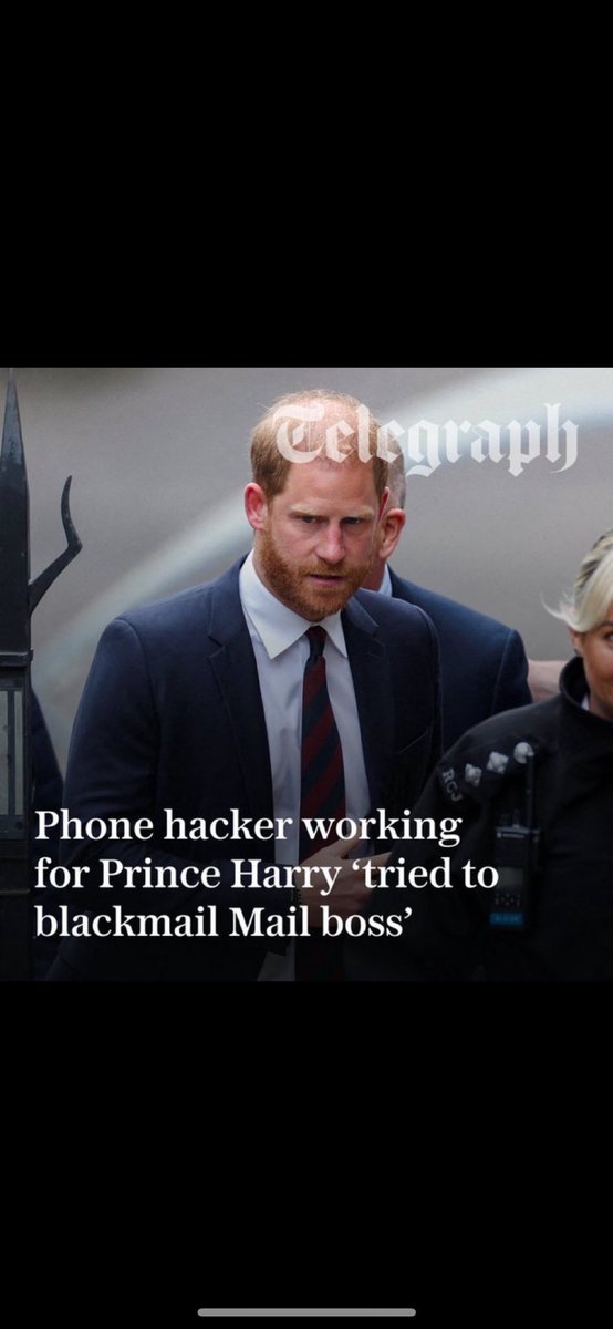 0Rthebest91033's tweet photo. #PrinceHarryIsALoser #PrinceHarryTheRoyalPariah #PrinceClappyAndDuchessFloppy #PrinceHarryIsAJoke #PrinceHarryAndMeghanArePathetic #HarryIsAlarminglyBald #HeirlessHarry #FOSussexs #DukeAndDuchessOfNothing #DukeOfMisinformation #FairyTailsOVER4HarryAndMeghan #FOSussexs 🤡🤡 https://t.co/oQcu5Q5iwg