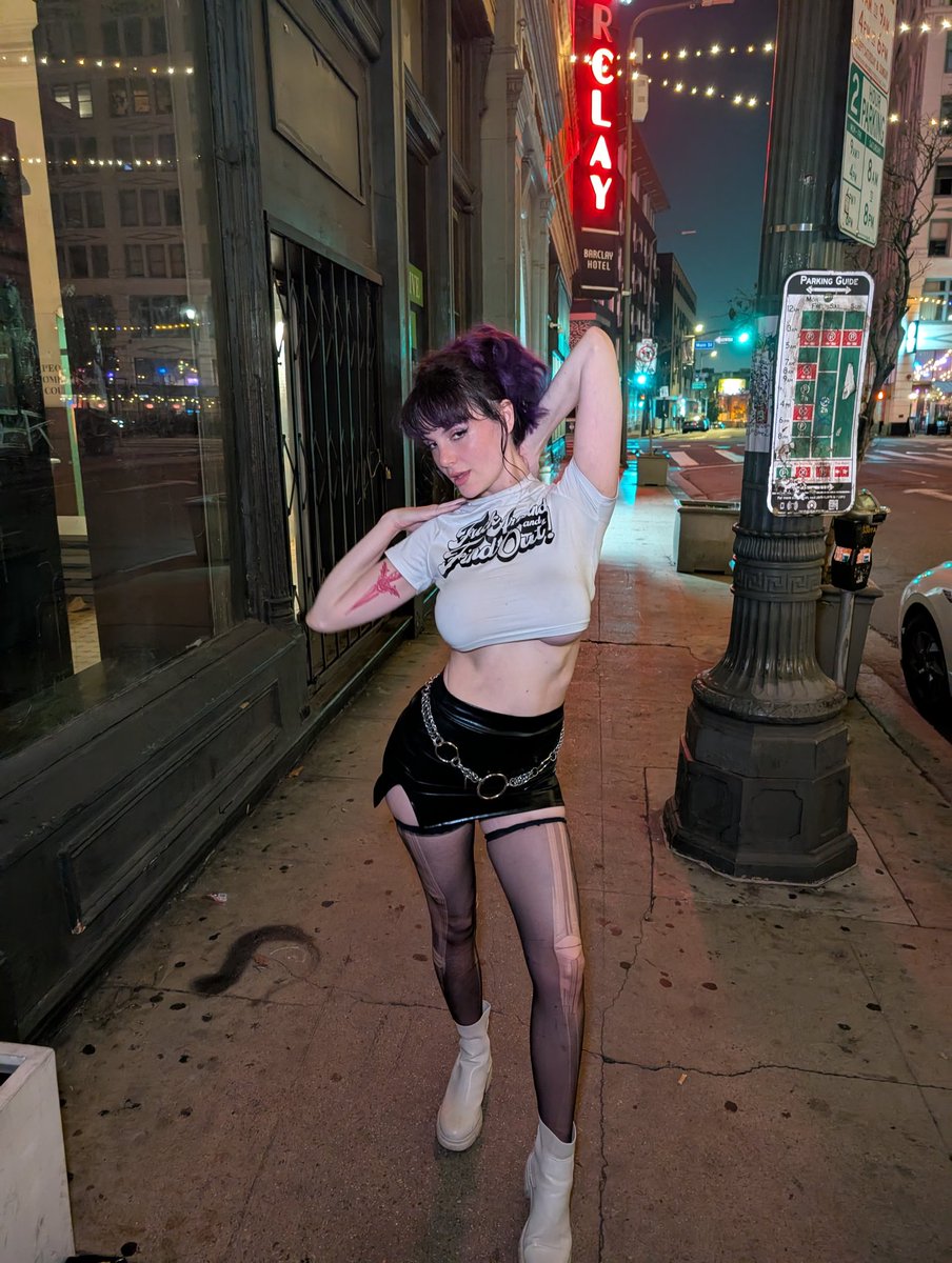 Goddess Petra Banx ☨ Dallas Dominatrix tweet media