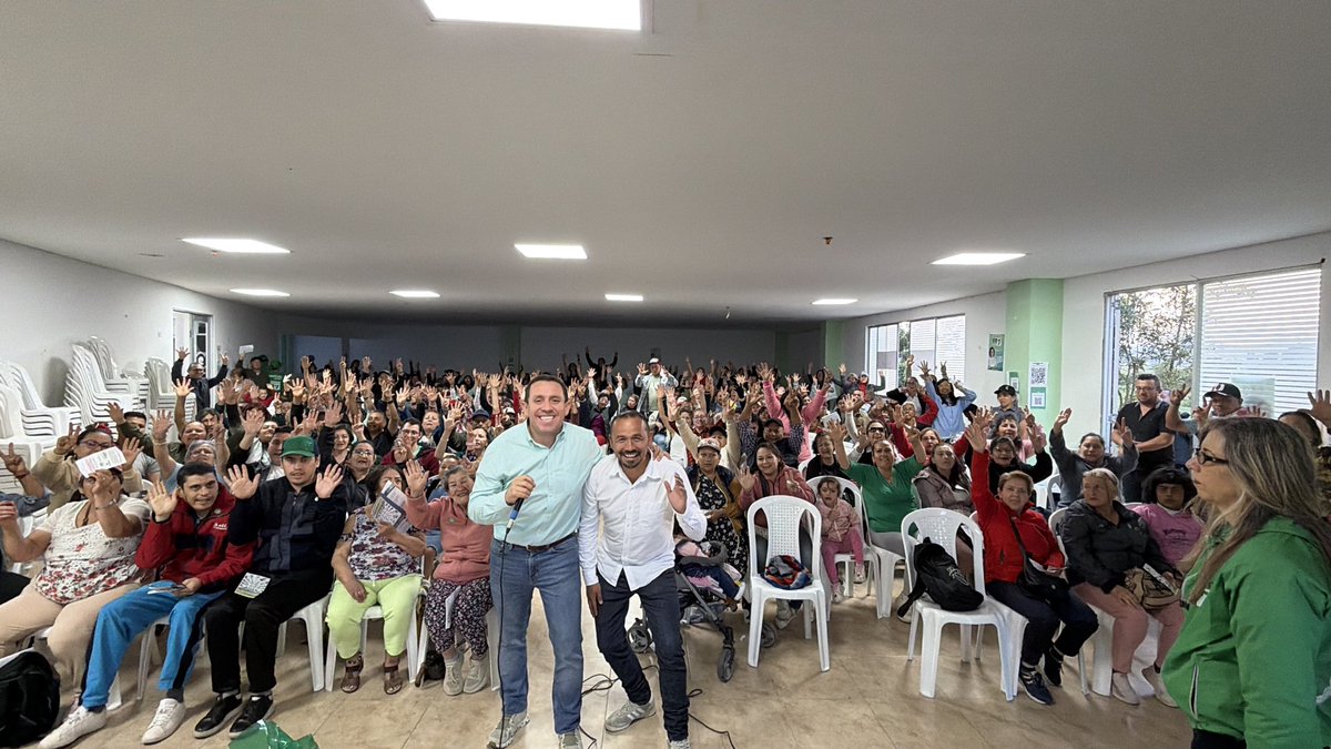 Bosa siempre nos recibe su fuerza comunitaria y amor 💚Visitamos nuestros amigos y compartimos una tarde llena de alegría e ideas para nuestra ciudad. 

NO PARAMOS 💪🏼