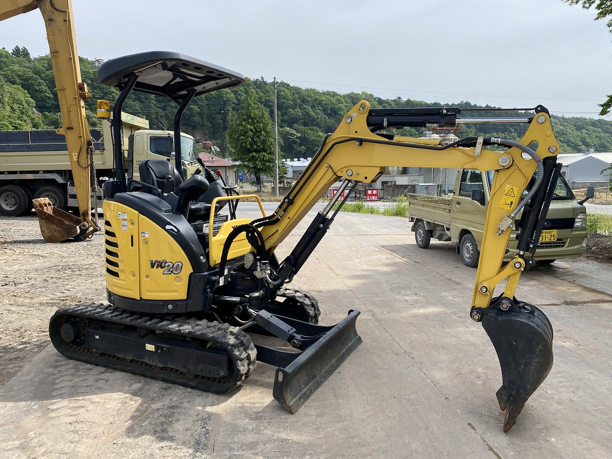 r_engineering2's tweet photo. 株式会社Rエンジニアリングトレーディングです。
【販売中の重機紹介】
YANMAR VIO20-6
2024年式/227hr
写真・詳細はこちらから👇
https://t.co/CrutBu6xpz
ご質問はコメント・DMでお気軽に💬
#重機 #中古 #建設機械 #heavymachinery #ユンボ #油圧ショベル #VIO20 #ヤンマー #YANMAR #栃木県 https://t.co/sUJfcimd0h