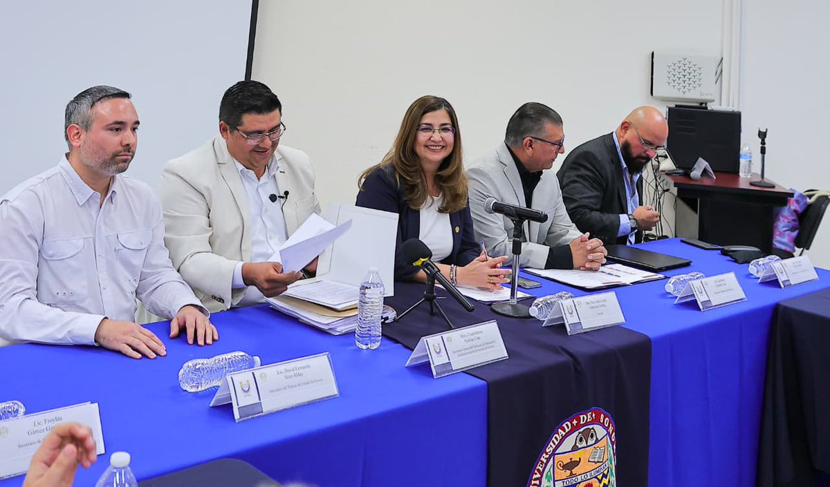 denacamarena's tweet image. Instalamos la mesa de negociación para la revisión salarial 2026 con el #STAUS, reafirmando nuestro compromiso con el diálogo institucional, el respeto y la responsabilidad financiera para fortalecer la vida académica y la estabilidad laboral. 🦉 

#OrgulloUnison #Diálogo