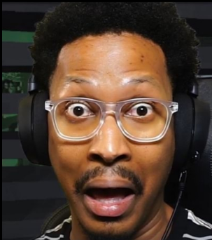 C_nsor_d's tweet photo. WE NEED A DEEP RESEARCH ON HOW BERLEEZY NATURALLY BROUGHT NACK HIS HAIRLINE CAUSE THESE NOT THE SAME PEOPLE https://t.co/5ugK0xIGHO