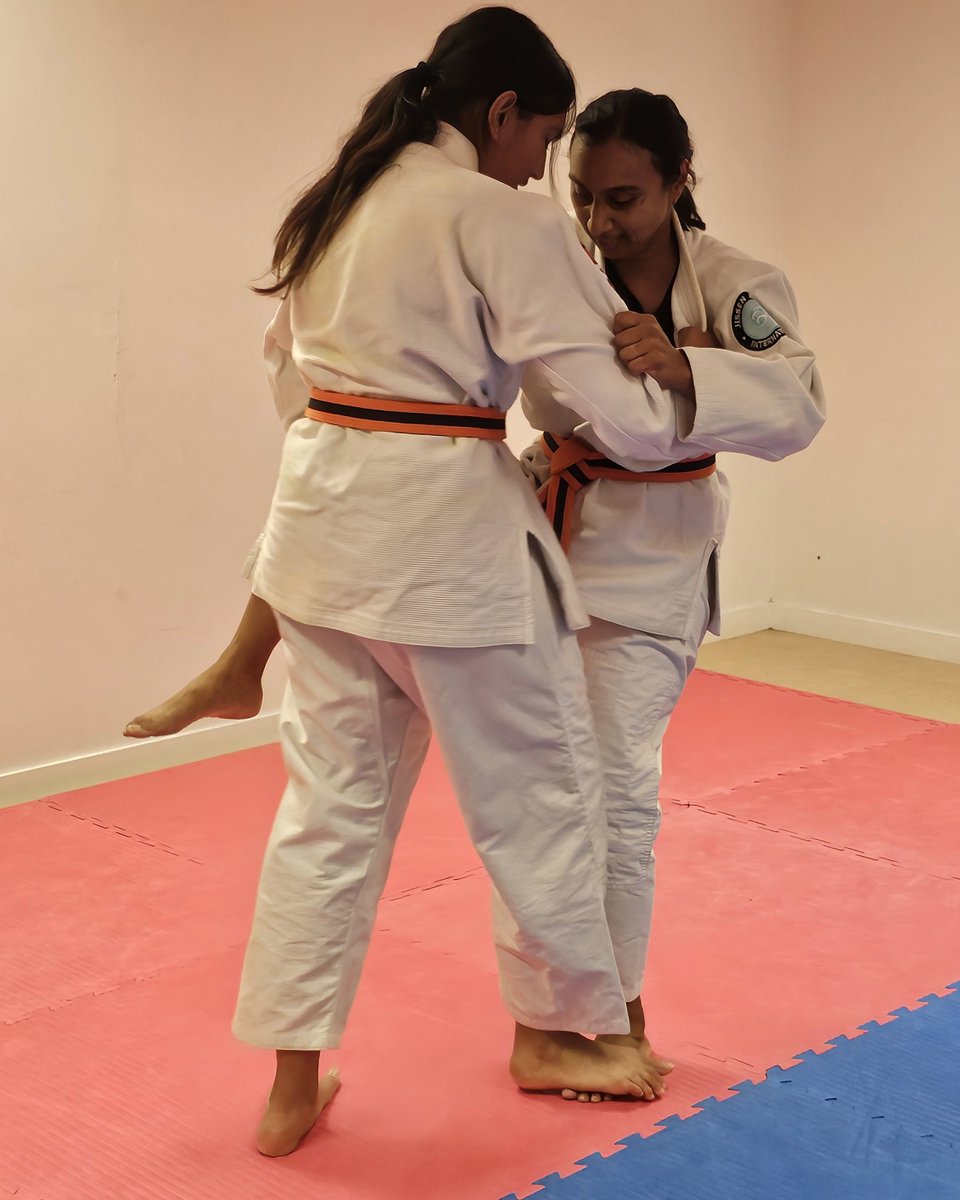 asiapacificself's tweet photo. On 9 Feb 26, Pranavi earned her JBI Orange Belt under our new syllabus. Great grading Pranavi. Awesome even!!!
#MartialArts #JBI #selfdefence #martialartsadults #jissenbudo #combativemindset #Jissenbudo #centenarycommunityconnections #combativefemales #mountommaneyhub https://t.co/9Tqw2pkEuo