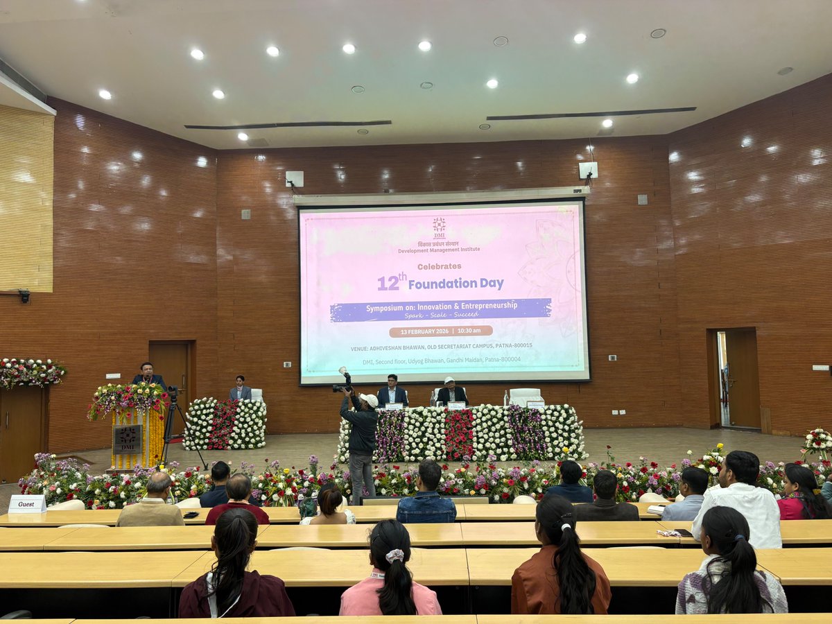 The 12th Foundation Day of DMI Patna has officially commenced.
The programme begins with the inaugural address by our Director, Prof. <a href="/DebiprasaMishra/">Debiprasad Mishra</a> , setting the tone for meaningful deliberations.
🔴 Watch us live: youtube.com/live/hsFhae0BF… 
#DMI #FoundationDay #Innovation