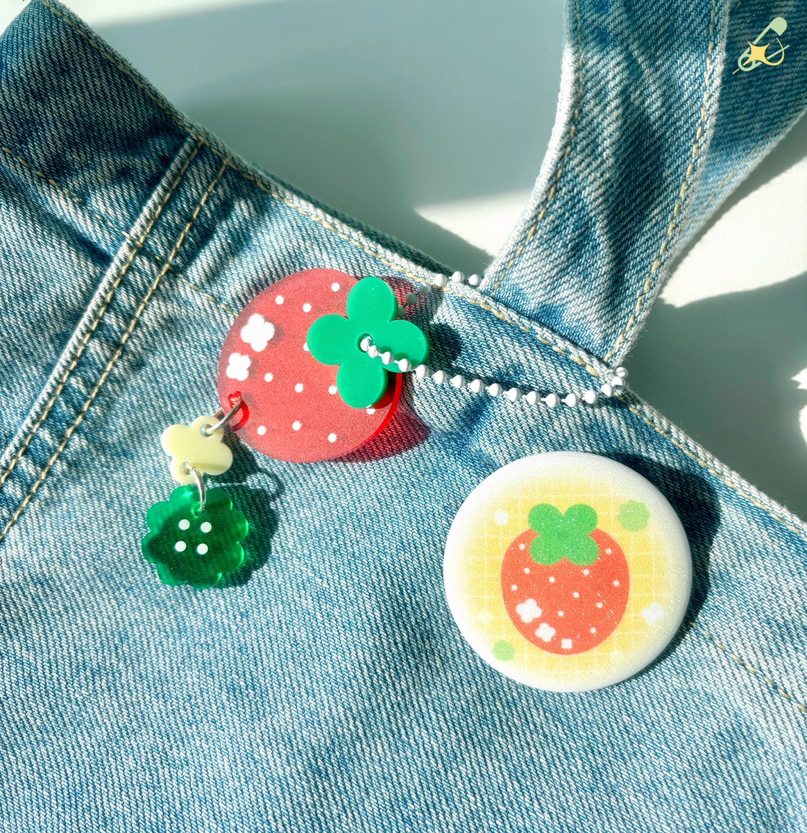 __maverick_life's tweet photo. #rt 추첨 네 분 원하시는 키링&amp;핀뱃지 세트 보내드립니다!

🍅🍑달랑달링 키링🍓🫐 선입금 통판 OPEN!
🔗https://t.co/jjb9ltlTJb
📅2.13(금) 18:00~2.26(목) 23:59

다가오는 봄을 맞이해 과일 키링과 핀뱃지를 준비해보았습니다.
첫 판매 기념으로 키링 전종 할인하고 있으니, 많은 관심 부탁드려요! https://t.co/QeVioOmSpT