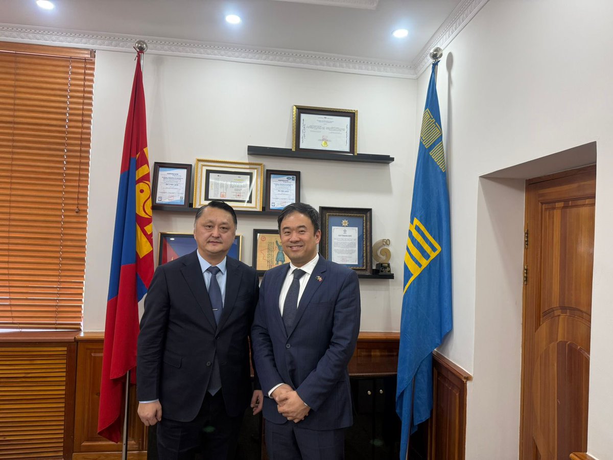 AusAmbMongolia's tweet photo. 🇦🇺 is proud to work with 🇲🇳 on English training. Had a great visit to National University of Mongolia - met with Rector Professor Ochirkhuyag, had a tour of the Centre of Excellence of English, and held discussions with our Australian @AusVols volunteer, AAS alumni and partners. https://t.co/d7TF3XFqV1