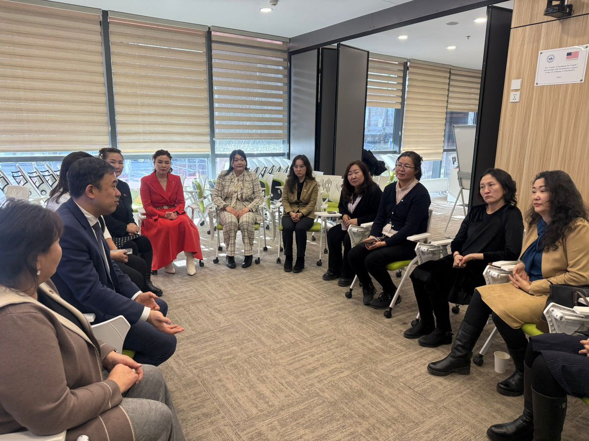 AusAmbMongolia's tweet photo. 🇦🇺 is proud to work with 🇲🇳 on English training. Had a great visit to National University of Mongolia - met with Rector Professor Ochirkhuyag, had a tour of the Centre of Excellence of English, and held discussions with our Australian @AusVols volunteer, AAS alumni and partners. https://t.co/d7TF3XFqV1
