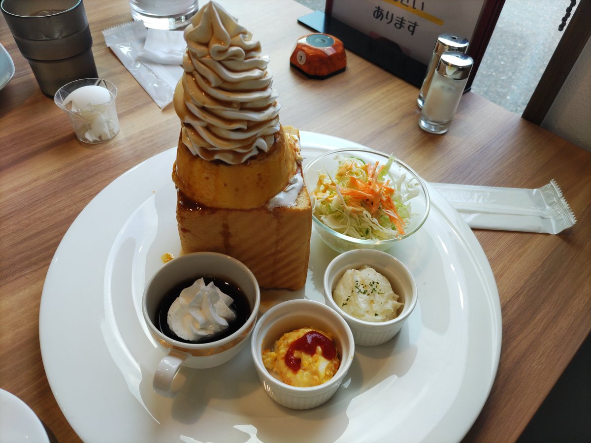 久しぶりにモーニング行ってきたよ!
初めて行ったトコ何だけど、雰囲気良かった👍

画像のを食べたんだけど、パンがそんなに大きくなかったので平らげました😂
美味しかった〜🥰
その代わりお昼御飯食べられなかったケド😁

色々メニューあるからまた行きたいな〜