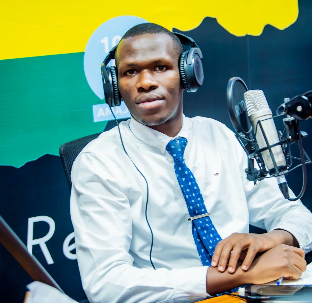 Christe24947662's tweet image. On this World Radio Day, I extend my sincere appreciation to Rwanda’s media houses for their continued support to the @TumenyeAmategek  initiative,Through informative and accessible radio programs, you play a vital role in promoting access to justice!
#TumenyeAmategekoYacu 
#RwOT