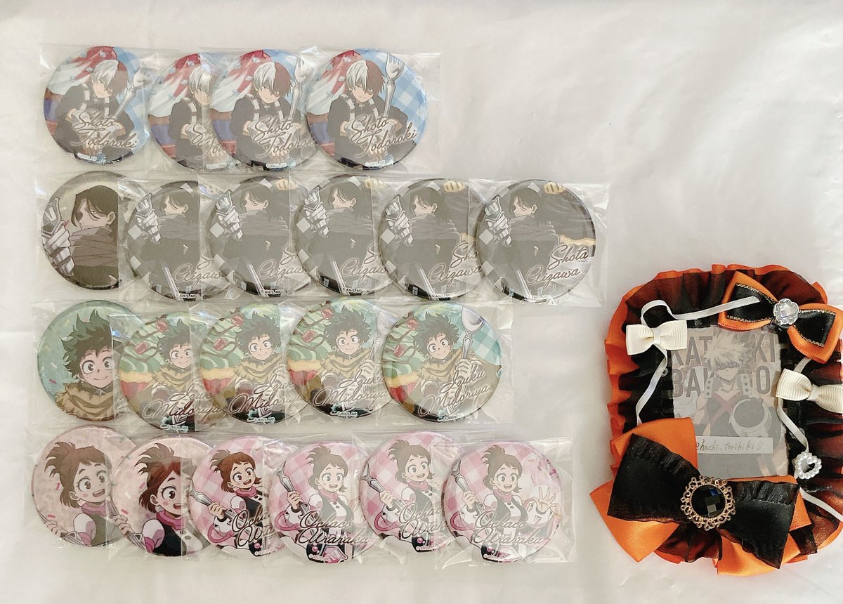 交換】ヒロアカ カップケーキ 缶バッジ オープンスクール 譲▷画像内