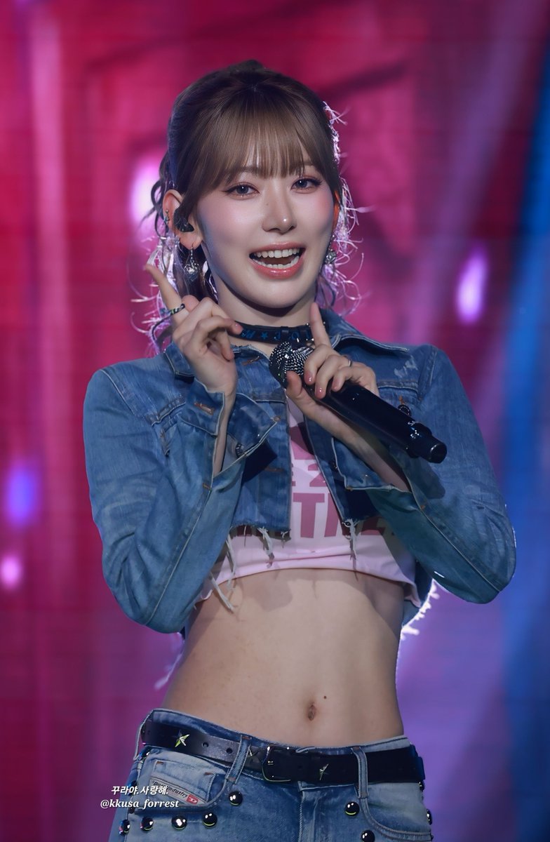 Sakura • 사쿠라 • 宮脇咲良 • サクラ 「241013」 📸 LE SSERAFIM • 르