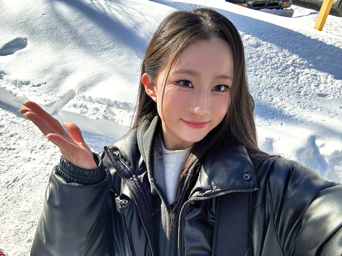 ［📸💙］

やっほ！！MARIAだよ！
北海道遠征の1枚📸✨
どこもかしこも雪だらけで、雪がサラサラでずっと雪遊びしてたいくらいでした😂
人生初の北海道楽しすぎました！
また北海道行きたいなぁ〜❄️

#2FACE  
#MARIA