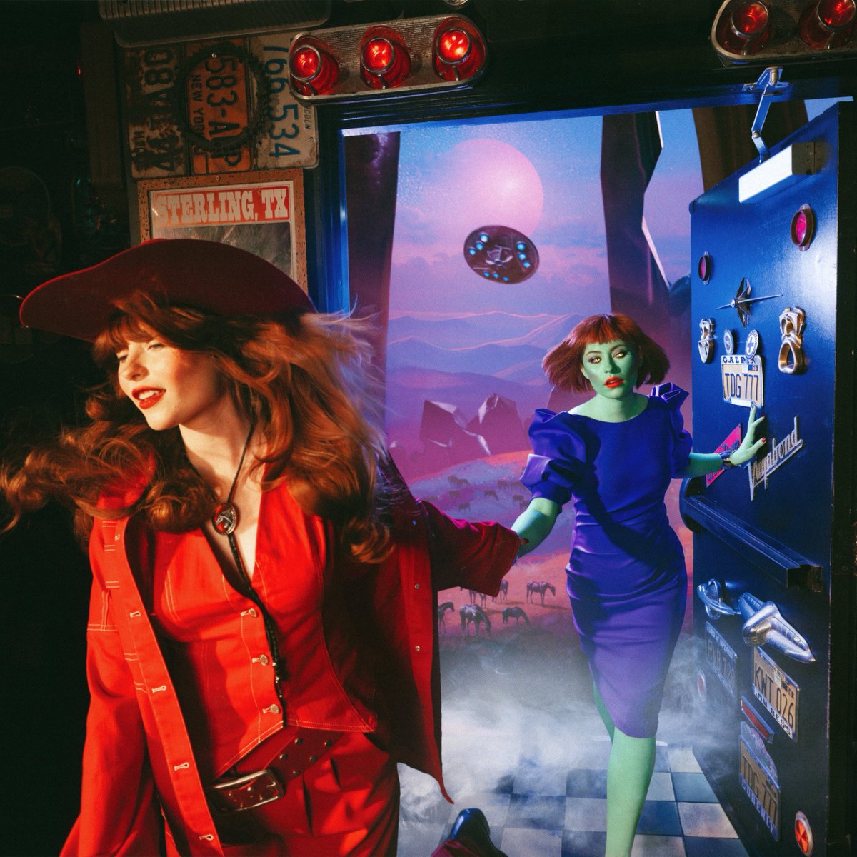 my debut album, Everywhere Isn’t Texas, is out now. 

listen: sndo.ffm.to/pvzn901