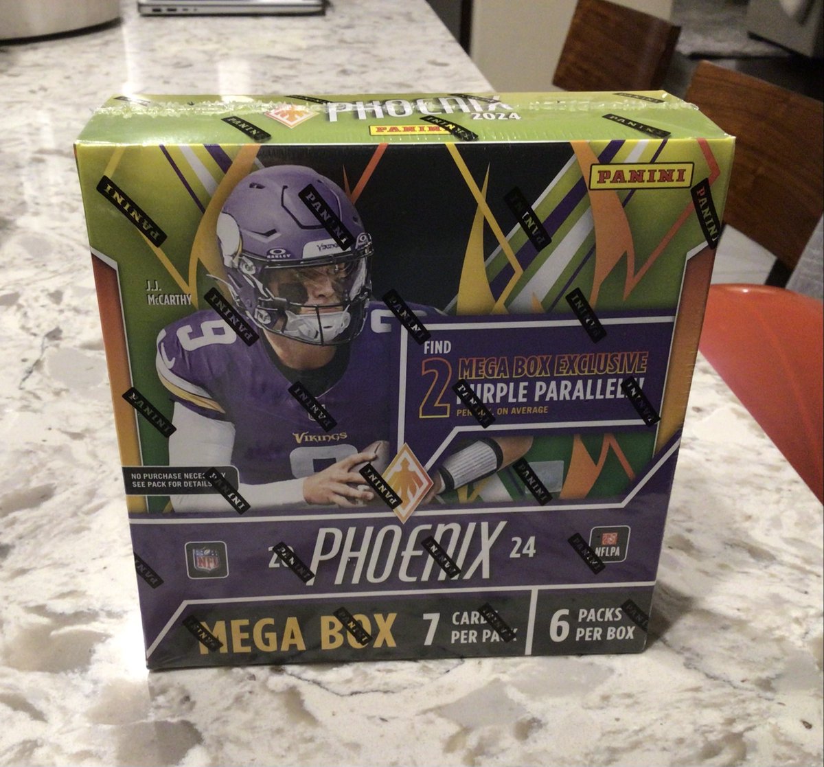 Who wants a chance at the last of my Panini Mega boxes?
*Let me know who your favorite NFL player is?
I’ll pick someone a Sunday night #Panini #TheHobby