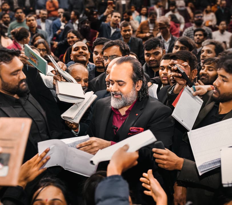 PankajAjat's tweet photo. Osho बाबा अपने लातों के स्पर्श मात्र से मुक्ति दिलाया करते थे।

वहीं आचार्य प्रशांत जी हमारे जीवन से जुड़े हर प्रश्न का तार्किक, वैज्ञानिक और स्पष्ट उत्तर देते हैं। लोगों से जमीनी स्तर पर बात करते हैं, उन्हें गले लगा लेते हैं। 

सचिन तूने सोच भी कैसे लिया कि कोई ओशो (जादू वाले बाबा) की बराबरी कर सकता है।

काश तू होता तो तुझे भी अपनी लात के स्पर्श से दिव्य अनुभूतियां करवा देते ओशो बाबा।