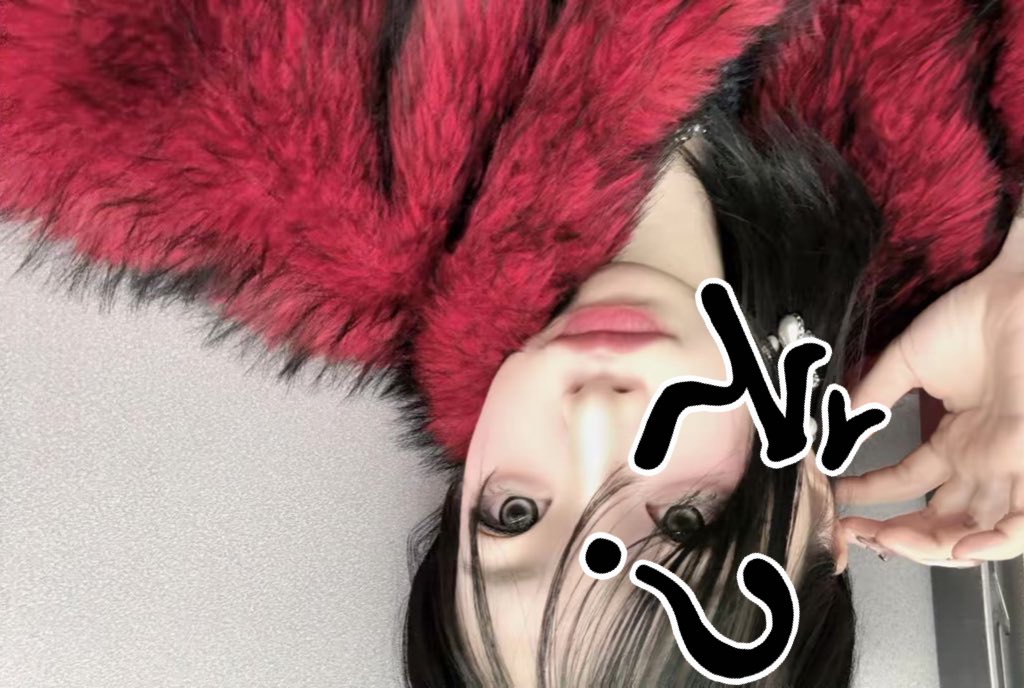 tuluno0716's tweet photo. 二日間ほんまに楽しかった🫠

色んな人と会えたしご飯行けて幸せやったけど、全然時間たりひん！もっと皆とお話したかった🥺（私の加工度合いばれたのは痛い）

初日ドセン、2日目リハドセンで三塁下段
オーラスの座席運なかったけど、リハ当たったし配置良好でヨシくんから大好きもらえたから悔いない https://t.co/qlX4LxzzxP