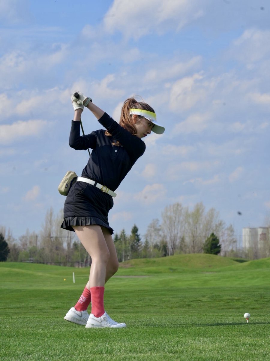 graph_as's tweet image. グラフ旭川2月号の「ゴルフの輪」は、ベストオブミス北海道2026ファイナリストの井上日菜乃さんです。

現在は札幌在住ですが、旭川のエリアゴルフクラブで腕を磨きベストスコアは91とのこと。

井上さんが出場するベストオブミス北海道2026は2/15札幌共済ホールで開催されます。応援しましょう!