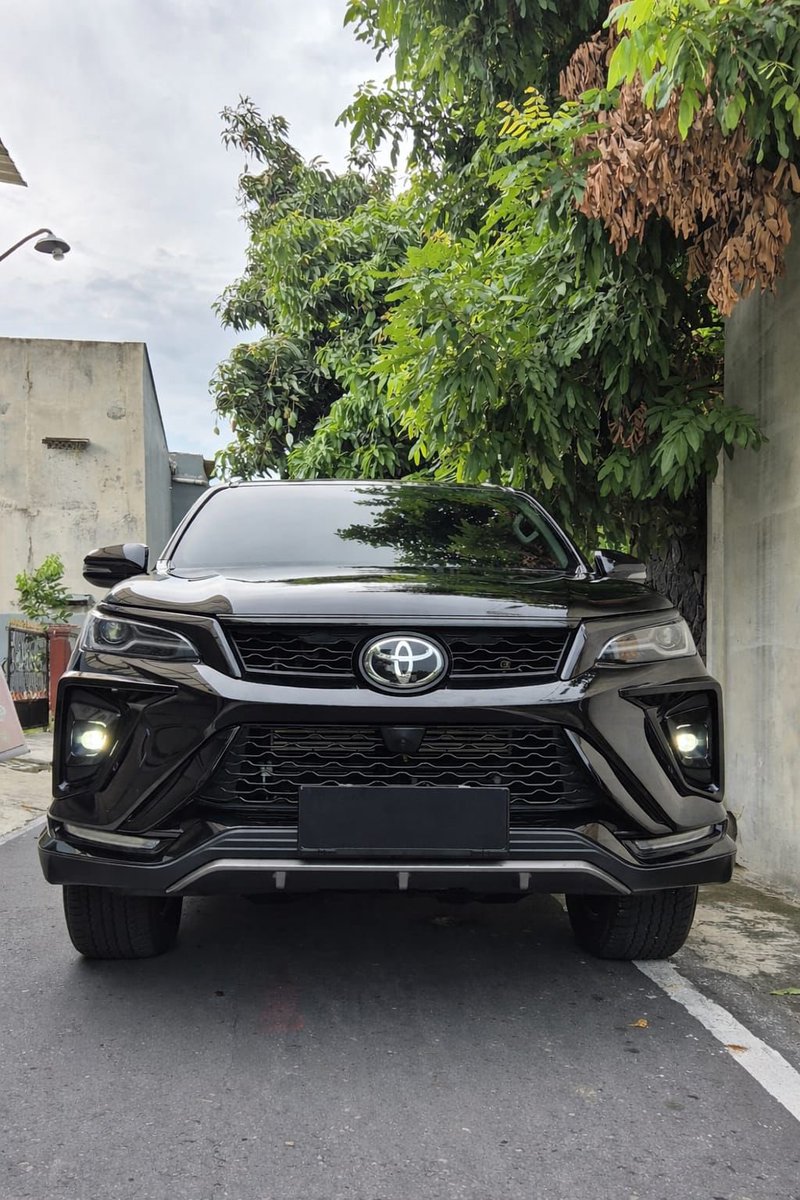 cepaterbatas's tweet photo. All New Fortuner GR Sport 2.8 Aero Package TSS Solar AT, plat D Bandung, tahun 2024 akhir, KM baru 3 ribuan. Pajak panjang sampai Desember 2026. Kondisi nyaris baru, tangan pertama, service record lengkap, buku servis &amp; kunci serep ada. Unit simpanan.
Lokasi Solo
WA 085156826466 https://t.co/LxLnELnKlj