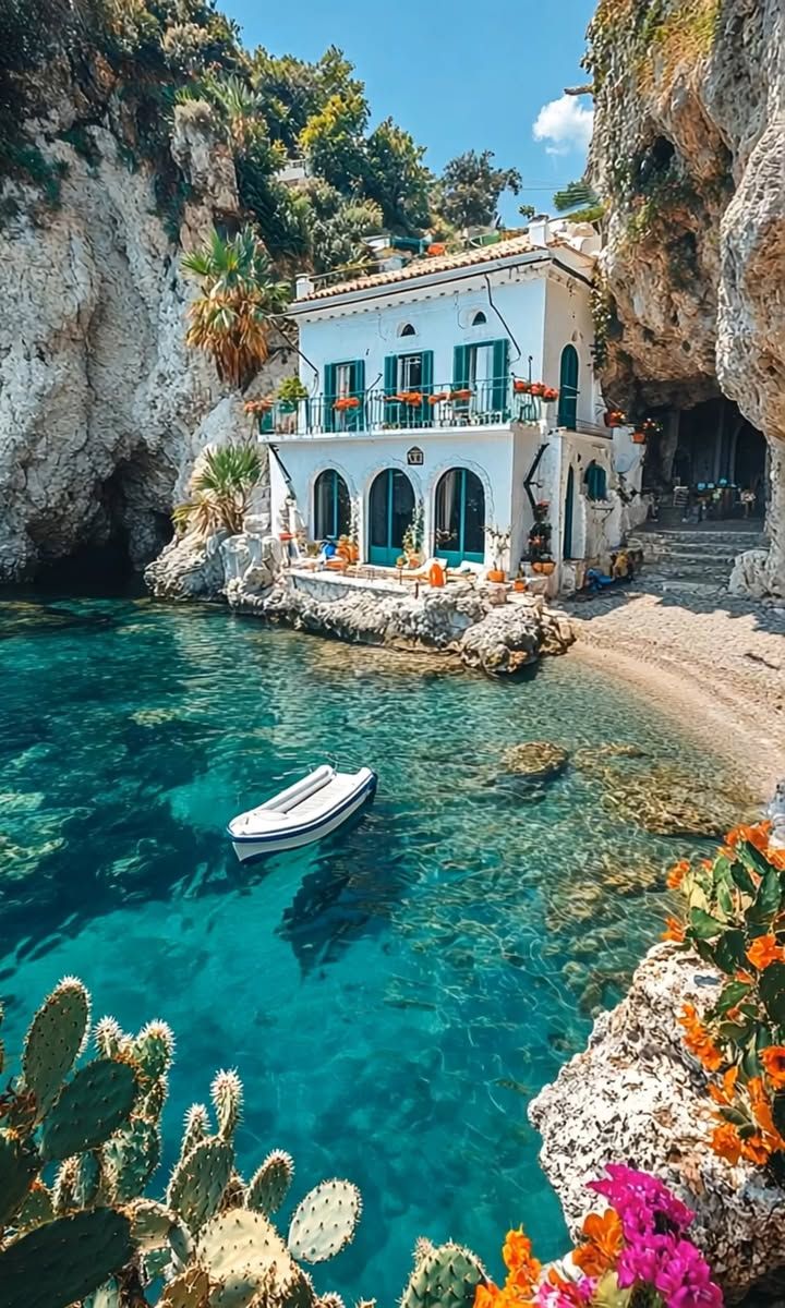 Non dalle ricchezze ma dalle virtù nasce la bellezza.☕️🌞
#Napolidavivere 💙📷