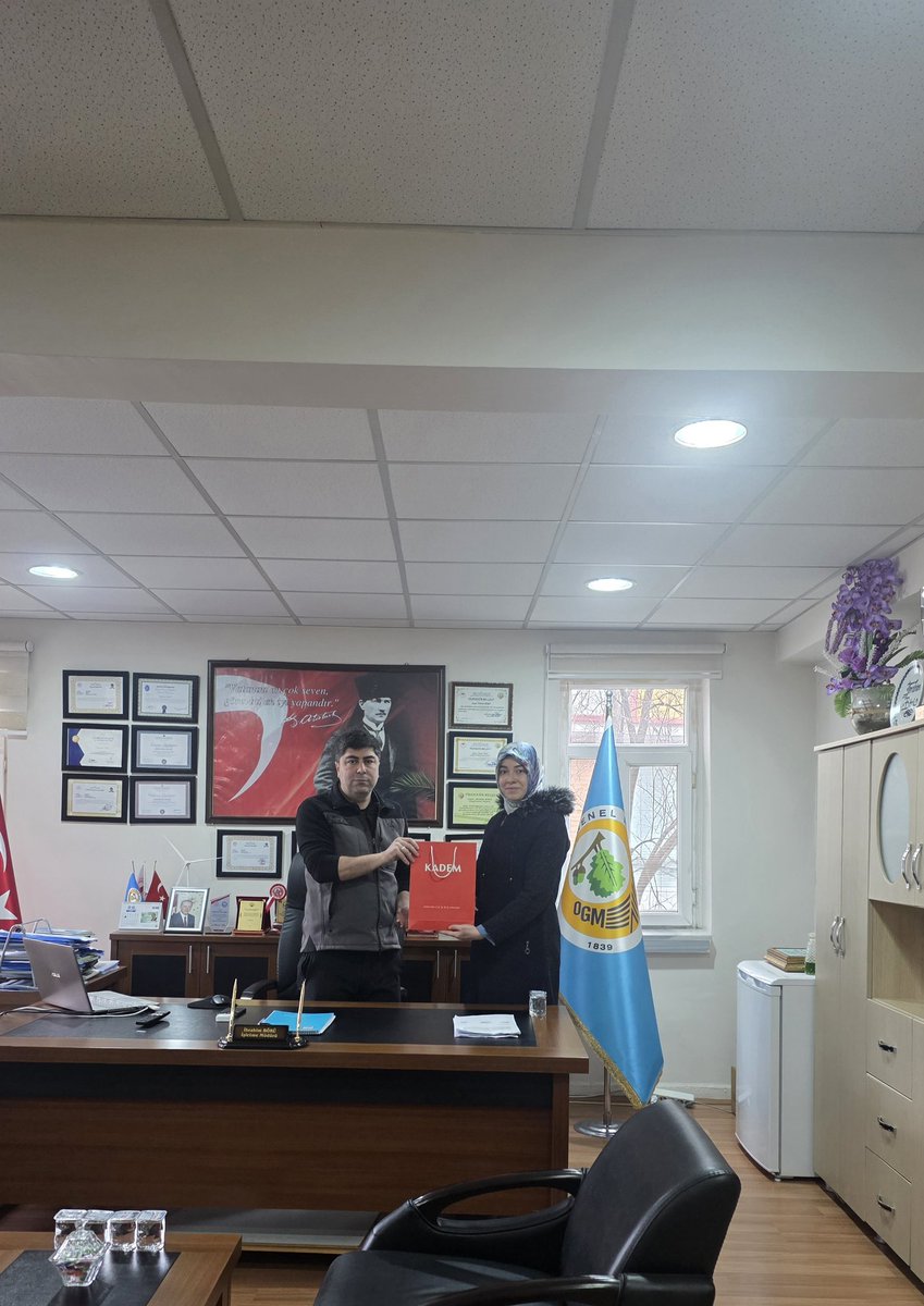 Bingöl Orman İşletme Müdürü İbrahim Börü Beyefendi ziyaret edildi. Yapılan çalışmalar hakkında bilgi verildi. Ortak proje ve protokol talepleri dile getirildi.
Nazik kabulleri ve ilgileri için kendilerine teşekkür ederiz.
<a href="/kademorgtr/">KADEM</a> 
<a href="/OGMgovtr/">Orman Genel Müdürlüğü</a> 
#Bingölormanişletmemüdürlüğü