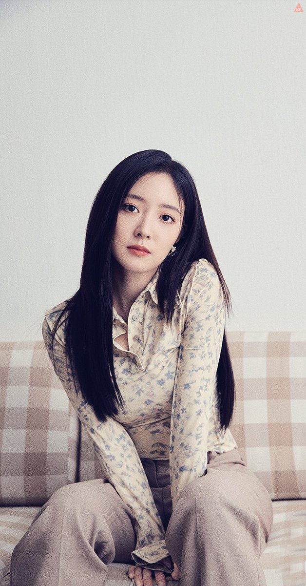 ℒ𝒆𝒆 𝒮𝒆𝒚𝒐𝒖𝒏𝒈 tweet media